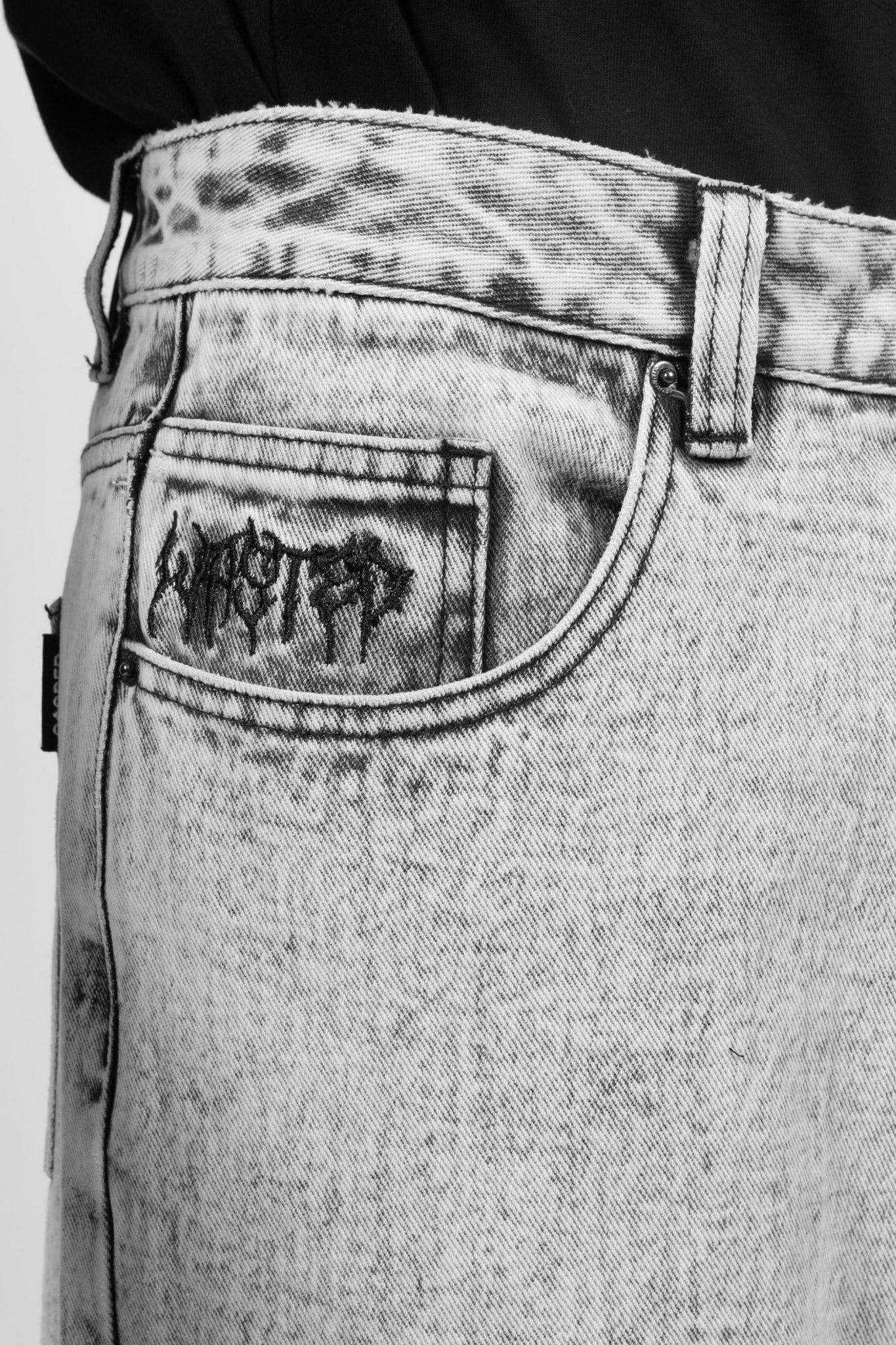 Jean Casper Snow Feeler - Image 8